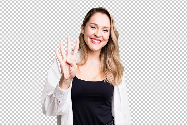 PSD sonriendo y luciendo amigable mostrando el número cuatro o cuarto con la mano hacia adelante contando hacia atrás