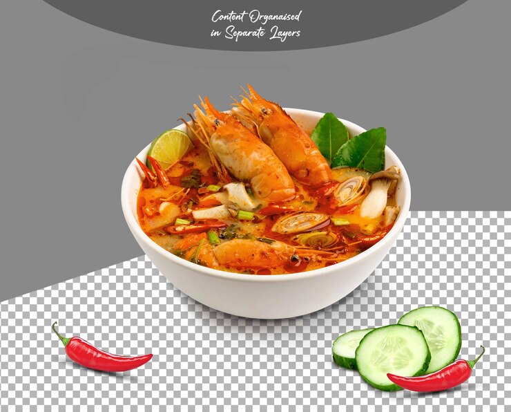PSD sopa de camarón tom yam en un cuenco aislado en un fondo transparente