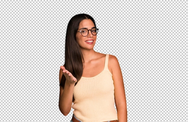 sorrindo parecendo feliz confiante e amigável oferecendo um aperto de mão para fechar um negócio cooperando