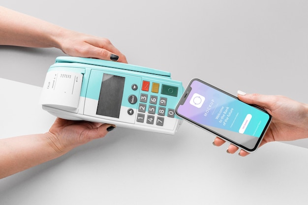 Sortiment mit Smartphone-Payment-App-Mock-up