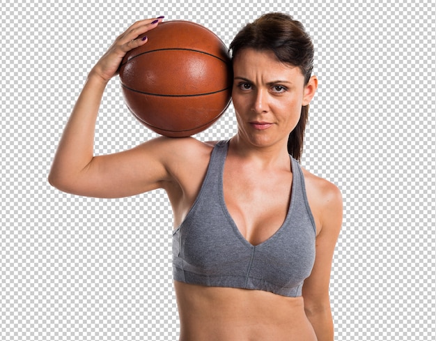 Sportfrau, die Basketball spielt