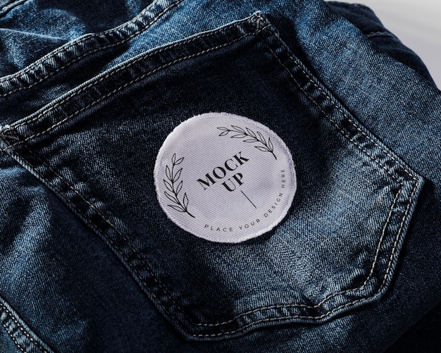 Stoffkleidungs-Patch-Modell auf Denim