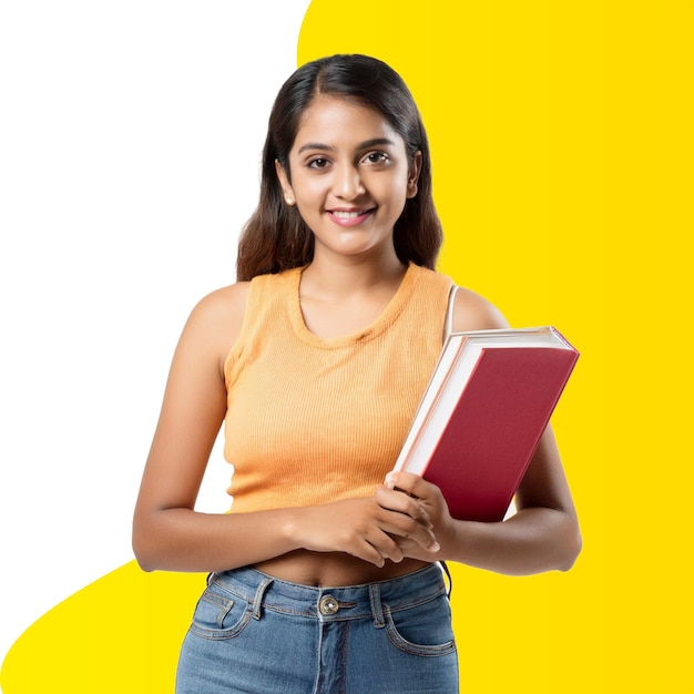 Studente sorridente con i libri in mano