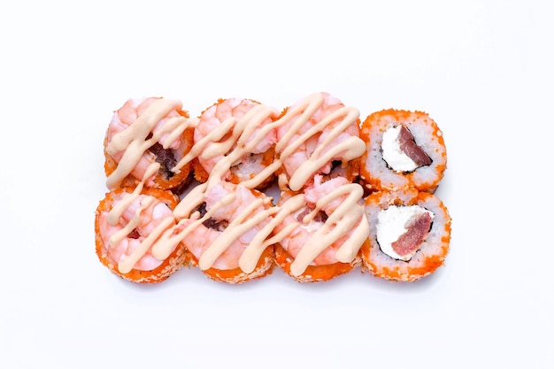 PSD sushi rolls alimentos japoneses maki fundo isolado perfeito para usar no menu comercial de alimentos