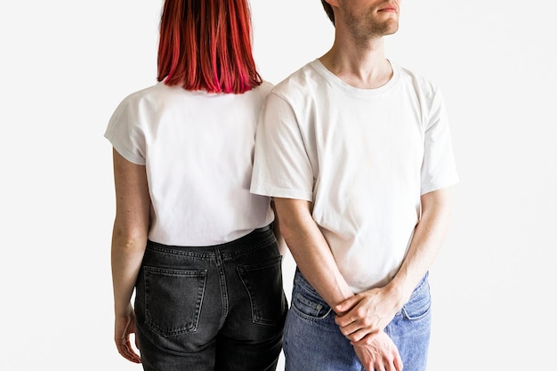 T-shirt blanc décontracté sur PSD sur homme et femme