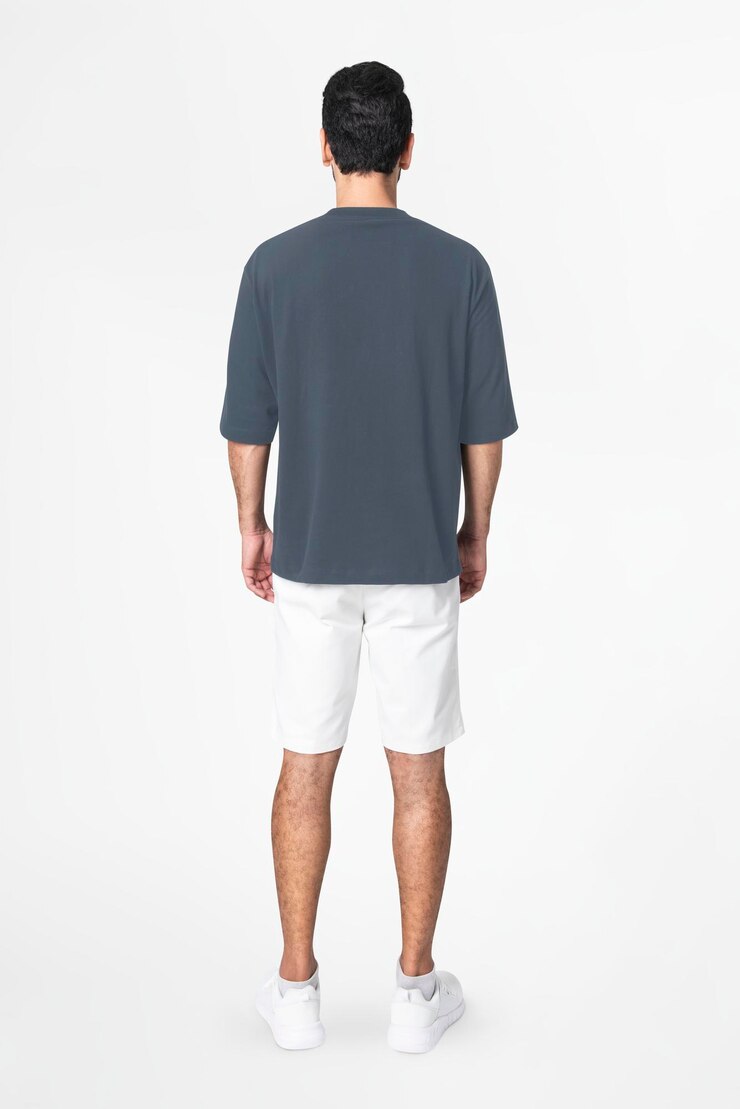 PSD t-shirt mockup psd con pantaloncini uomini39s indossare di base vista posteriore