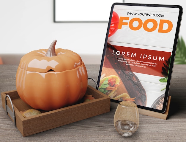 Tablet com conceito de comida do dia de ação de Graças