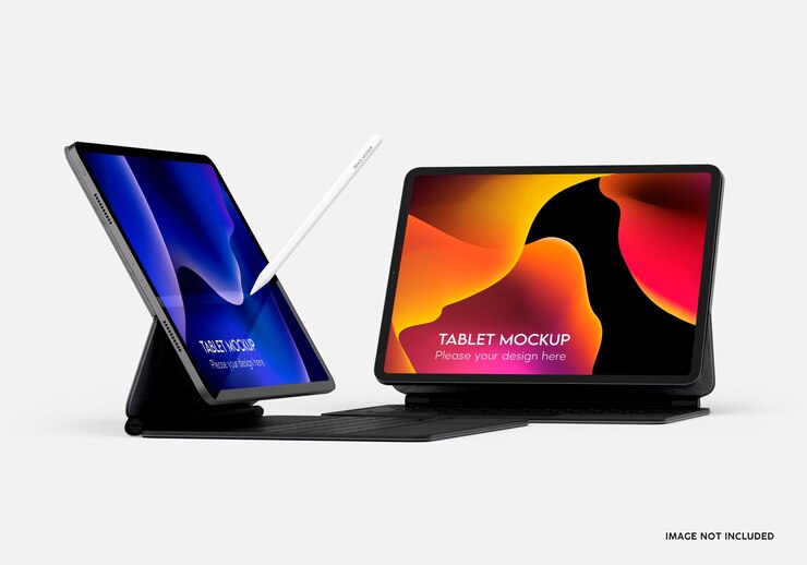 Tablet com maquete de teclado e lápis