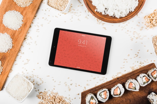 Tablet-Modell mit japanischem Lebensmittelmodell