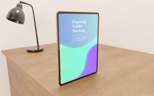 Tablet realista em uma maquete de mesa