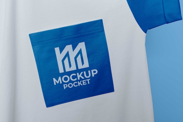 Taschenmodell auf T-Shirt