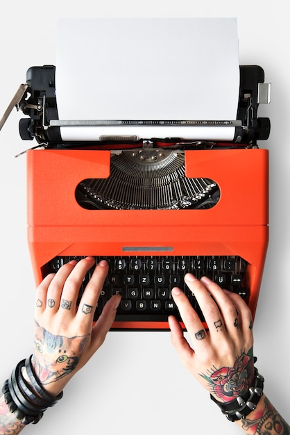 Tatoueur Machine à écrire Machine Lettre Concept de journalisme
