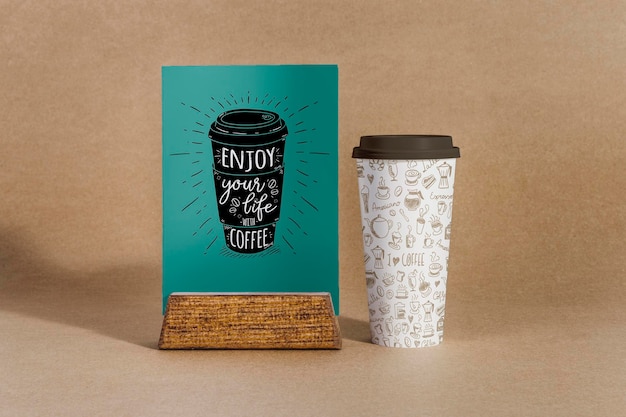 Taza de café y disfruta de tu vida Diseño de carteles para la marca del café