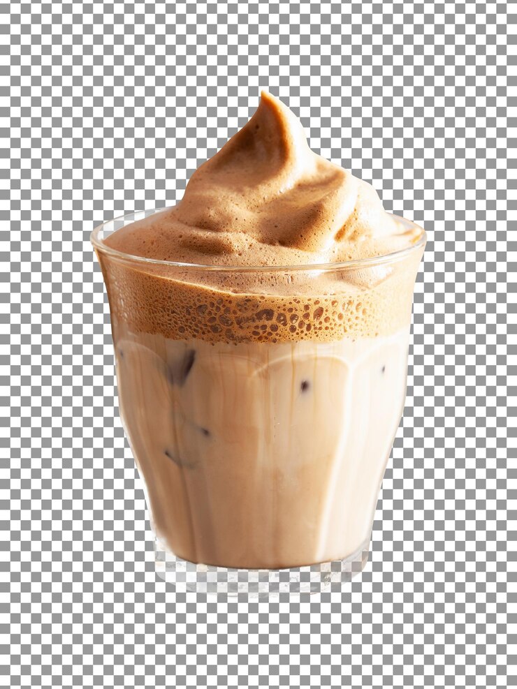 PSD taza de café con helado sobre fondo transparente