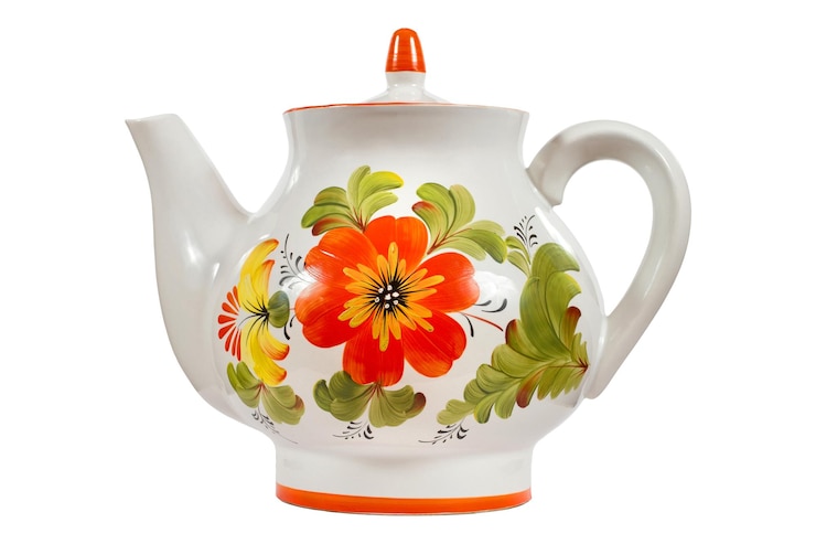 PSD tejera de porcelana con un patrón floral sobre un fondo blanco