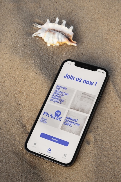 PSD telefon-mockup am strand