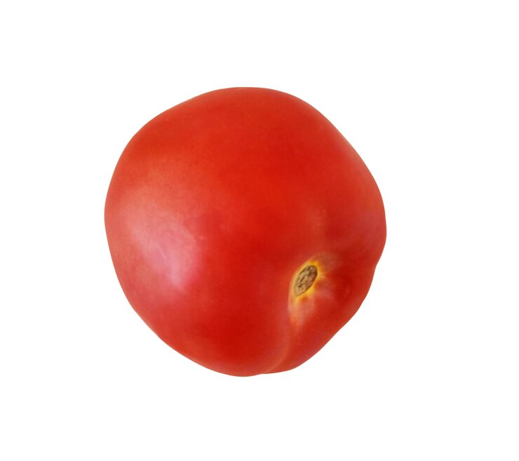 Tomate aislado en el fondo blanco
