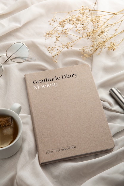 Top view mockup del diario della gratitudine