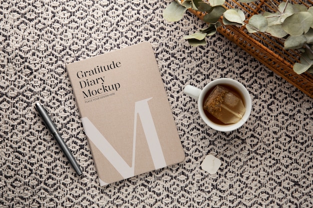 Top view mockup del diario della gratitudine