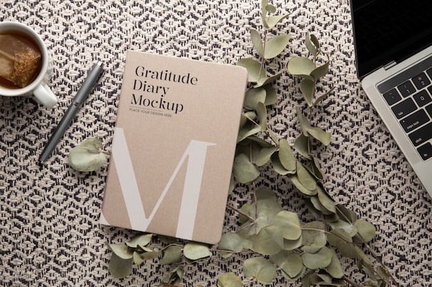 Top view mockup del diario della gratitudine