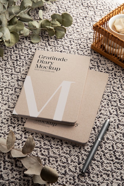 Top view mockup del diario della gratitudine