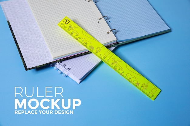 Top-View über Lineal-Mockup-Design