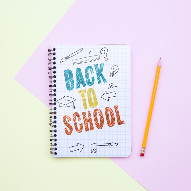 Torna a scuola mockup notebook