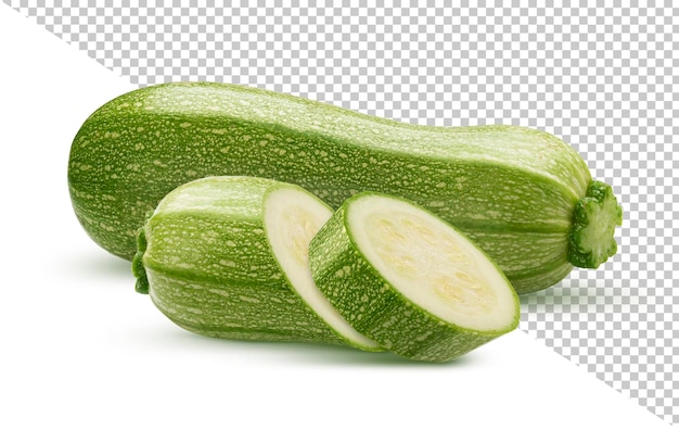 PSD tranches de courgettes fraîches isolées sur fond blanc