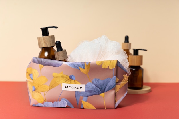 PSD trousse de toilette avec cosmétiques et articles de beauté nécessaires