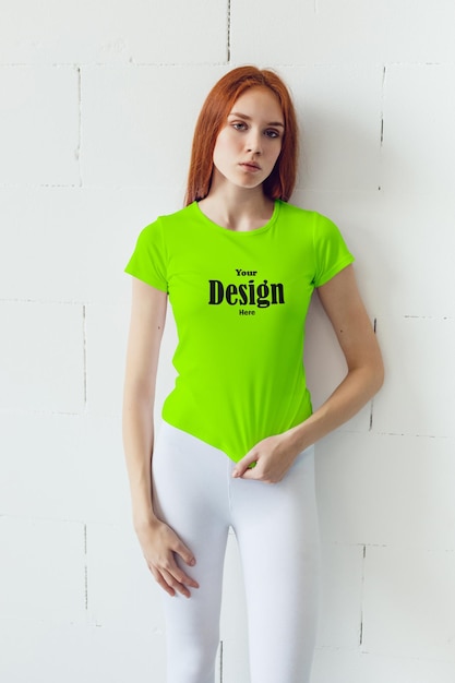 PSD tshrit-mockup für stilvolle mädchen