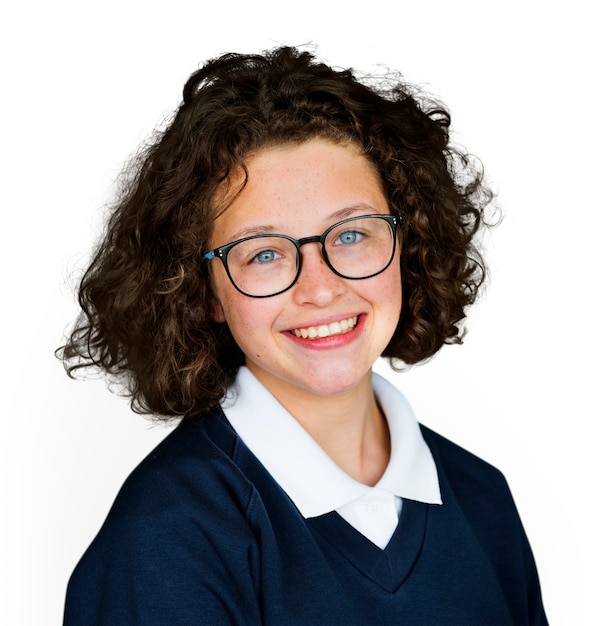 Étudiant de jeune fille souriant portrait en studio