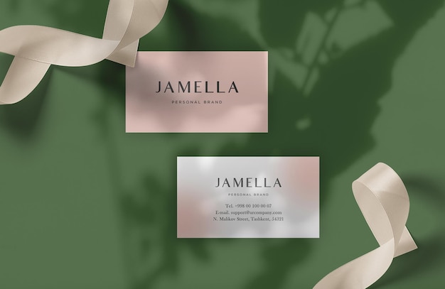 Um cartão de visita para uma nova marca chamada jamlla.