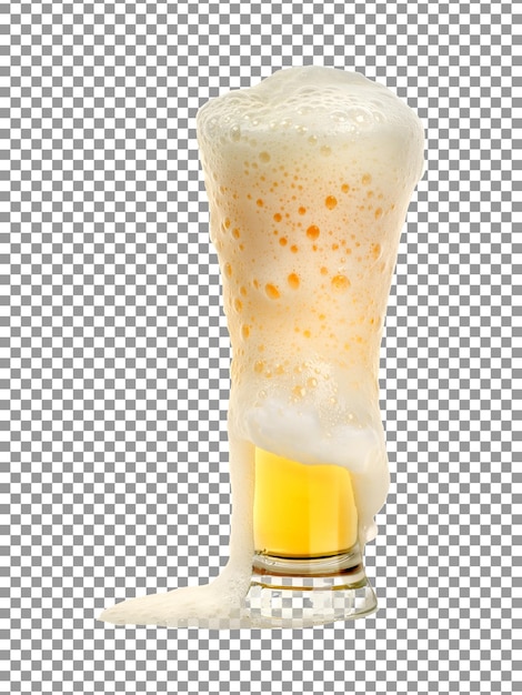 PSD um copo de cerveja com espuma branca em fundo transparente