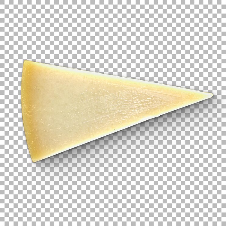 PSD um pedaço triangular de queijo com uma superfície lisa de cor amarelo pálido ideal para uso culinário ou pratos de queijo