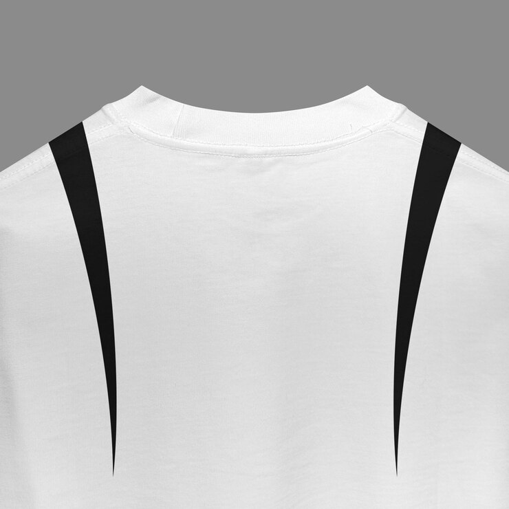 PSD uma camisa branca com fitas pretas