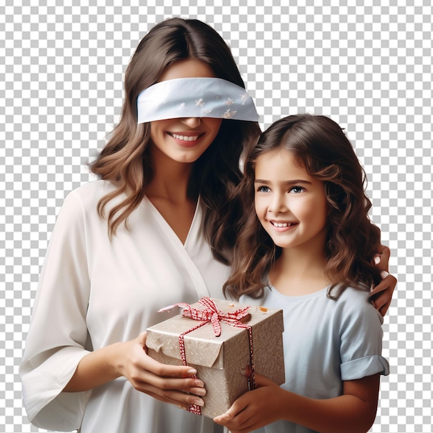 PSD uma menina bonita surpreendendo sua mãe com uma caixa de presente para o dia das mães enquanto cobre seus olhos