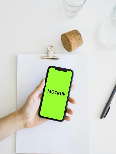 un telefono verde con la parola blender sopra