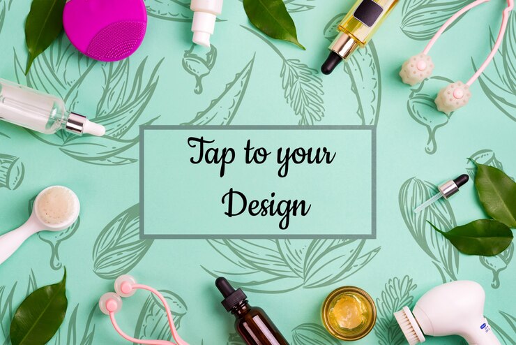 PSD una cornice di accessori per la cura del viso e foglie verdi. pulire la pelle con un pennello diverso, imbottigliare con olio, acido e crema su un tavolo verde