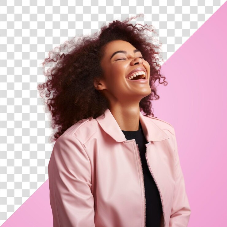 PSD una donna felice indossa una giacca ridendo un sorriso alla moda