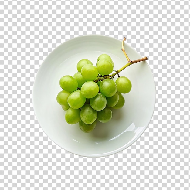 PSD uvas verdes em placa branca isoladas em fundo transparente