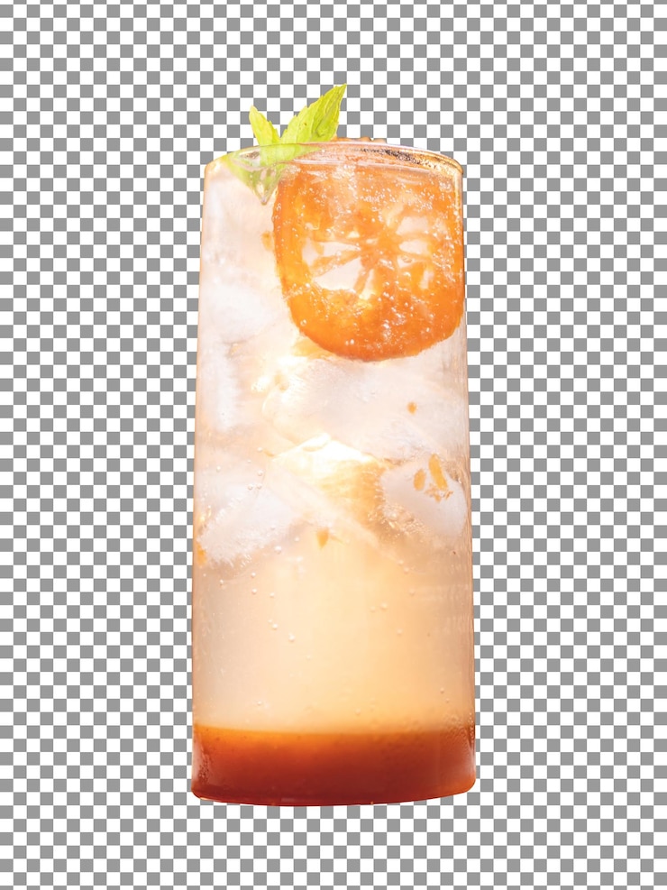 PSD un vaso de cóctel de naranja con una rodaja de limón en la parte superior