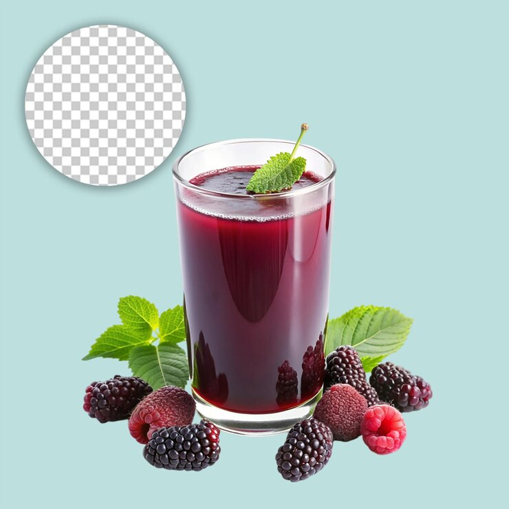PSD un vaso de frambuesas y frambuesas con fresas en un fondo transparente
