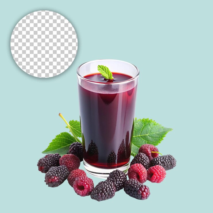 PSD un vaso de frambuesas y frambuesas con fresas en un fondo transparente
