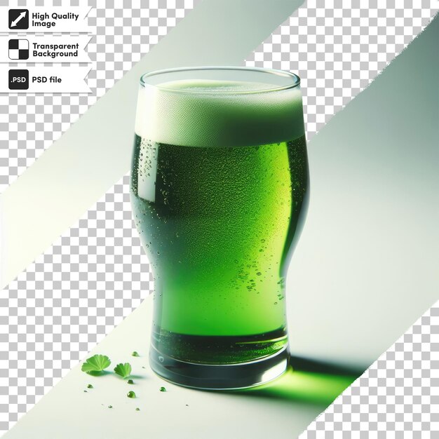 PSD vaso psd de cerveza verde sobre un fondo transparente con capa de máscara editable