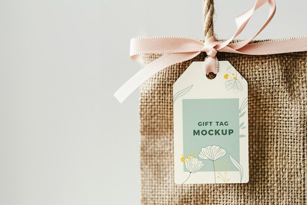 Verpackungspapier-Geschenkkennzeichen-Mockup