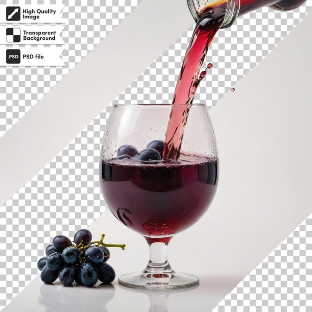 PSD vin rouge psd versé dans un verre avec des raisins sur un fond transparent avec une couche de masque modifiable