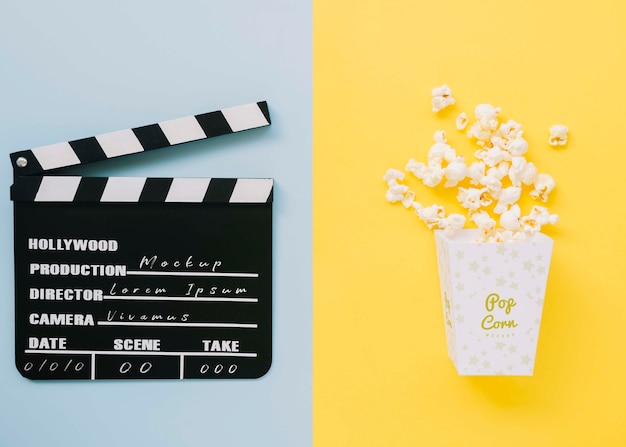 Vista dall'alto del cinema Ciak con popcorn e Ciak