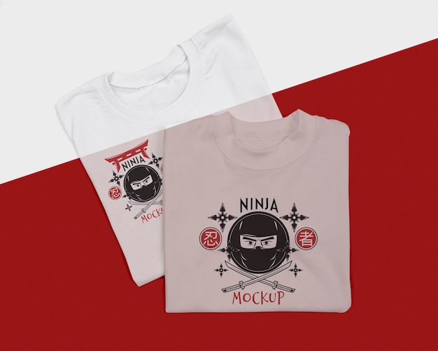 Vista dall'alto del simpatico mock-up del concetto di t-shirt