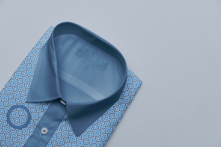 PSD vista del modello di camicia da abito formale