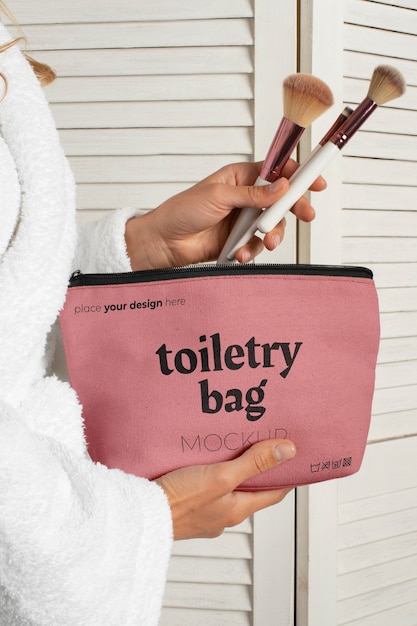 Vista della borsa da toilette per prodotti cosmetici per il bagno